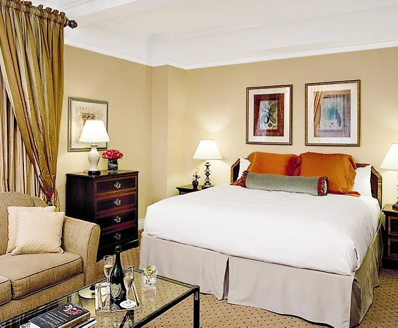 Hotel Warwick New York 4*,