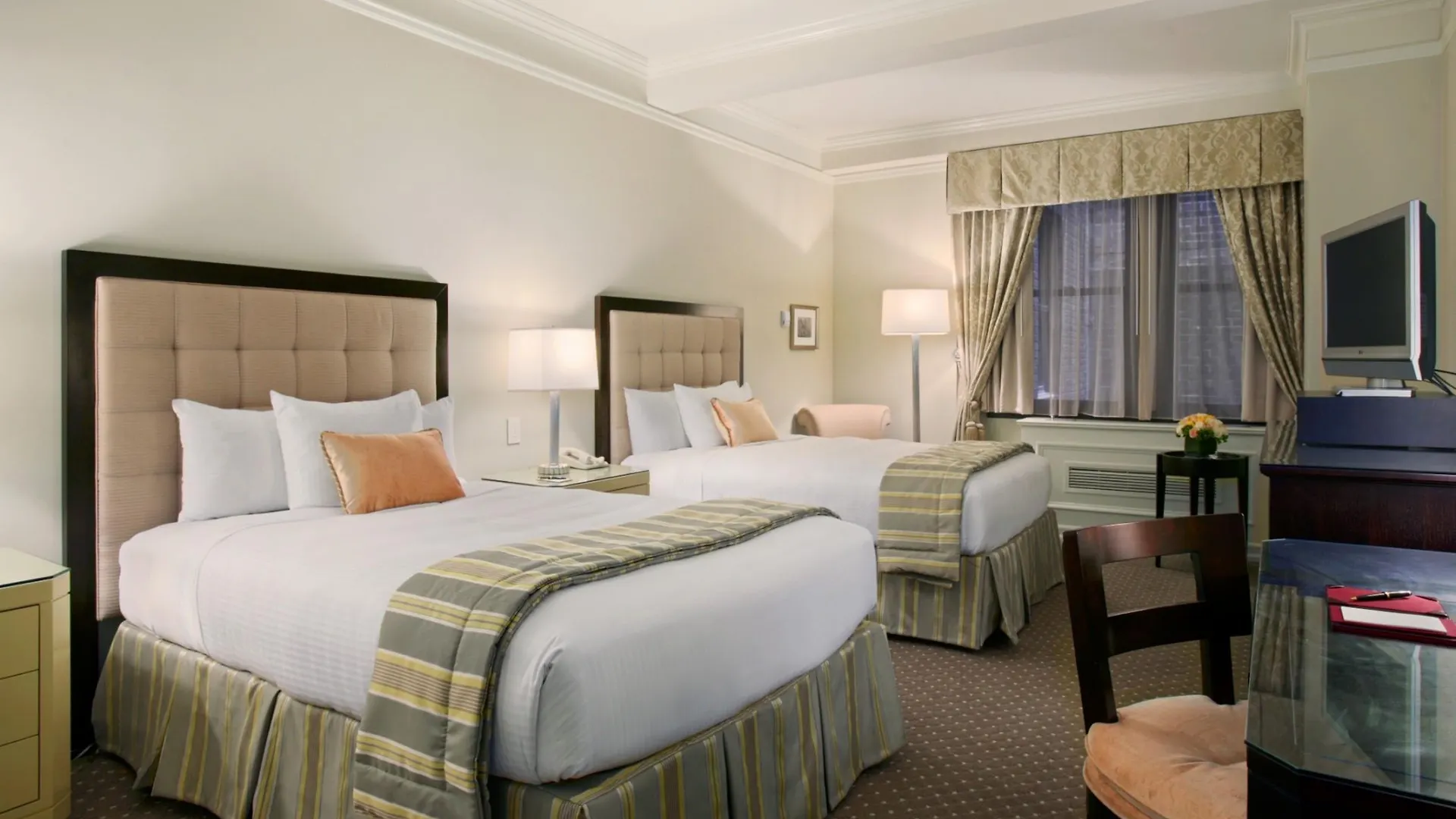 Warwick New York Hotel 4*,